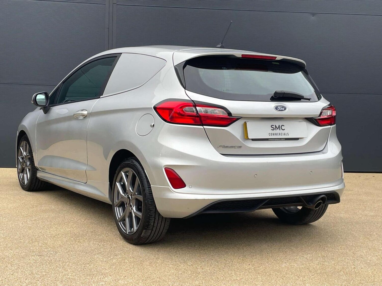 Used Ford Fiesta Van 2022 for sale - 76427932: Photo 2