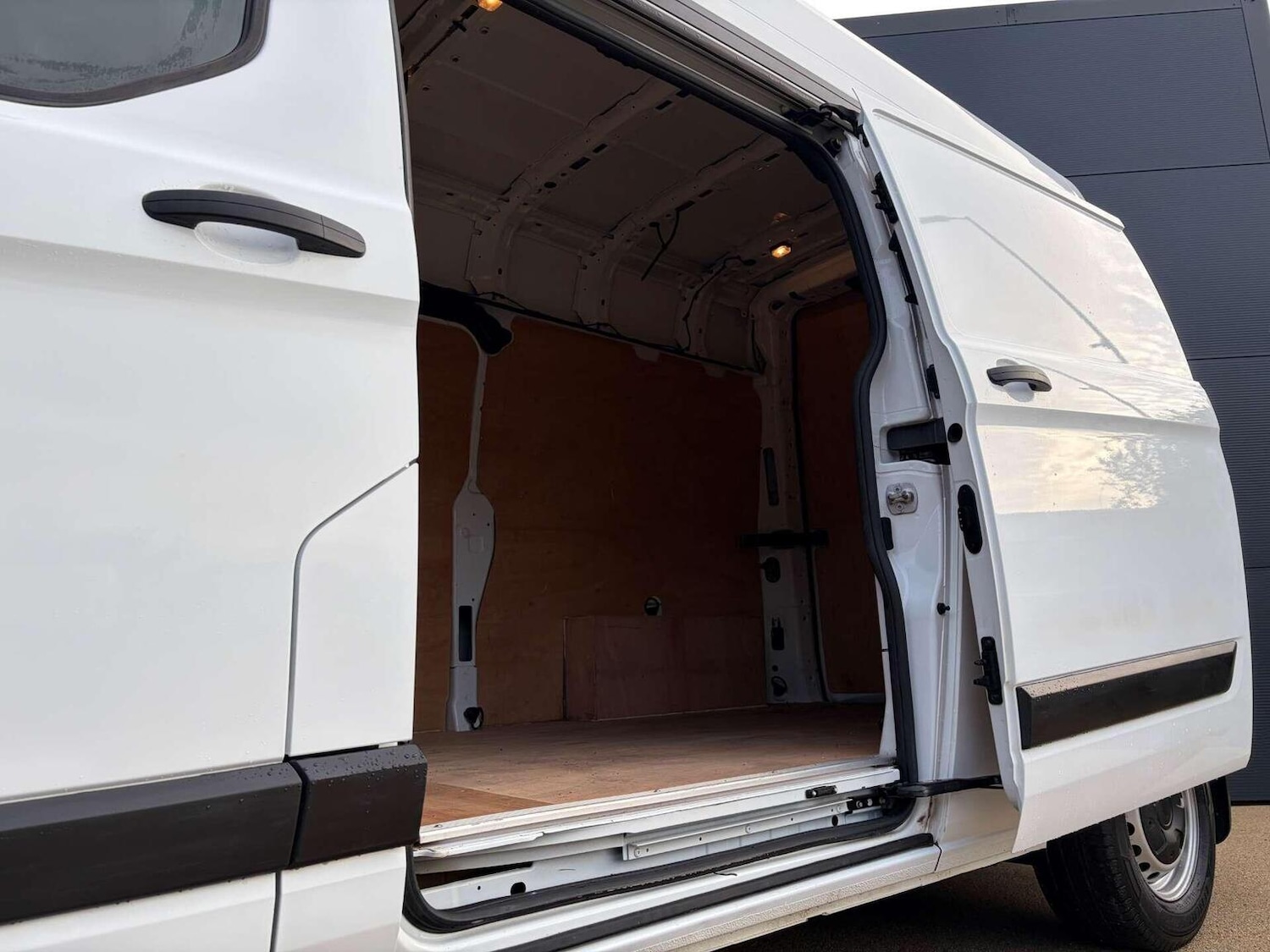 Used Ford Transit Custom 2023 for sale - 76963364: Photo 11