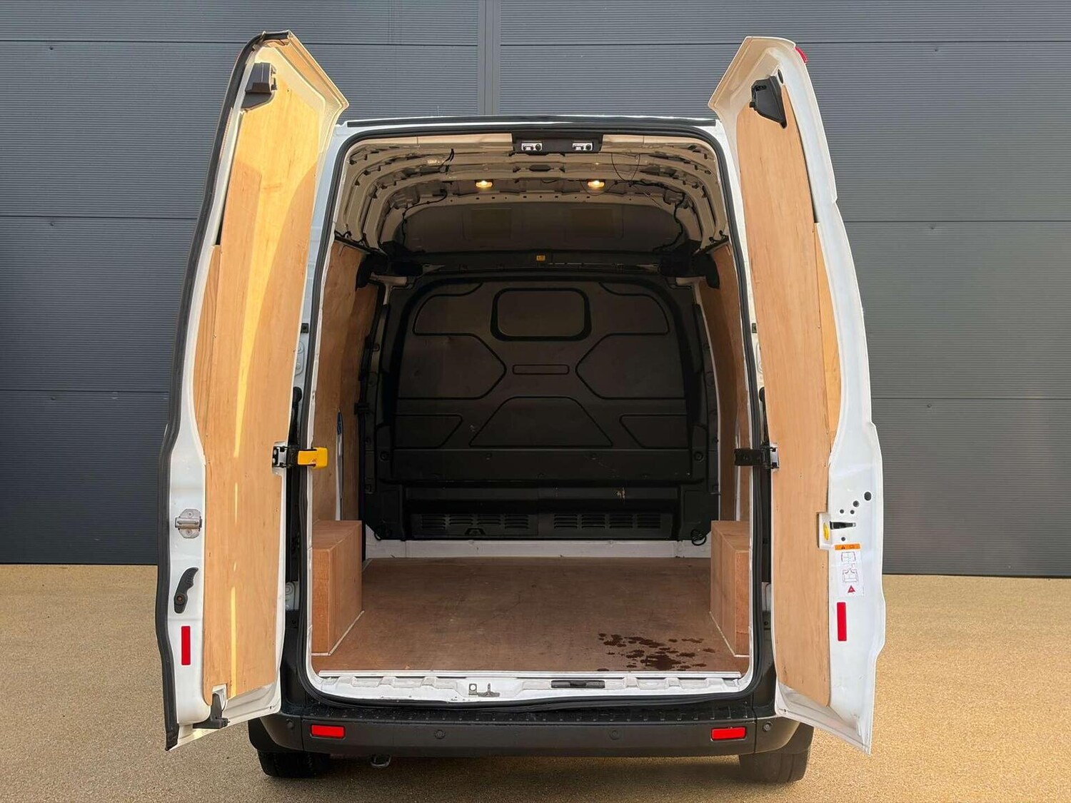 Used Ford Transit Custom 2023 for sale - 76963364: Photo 13