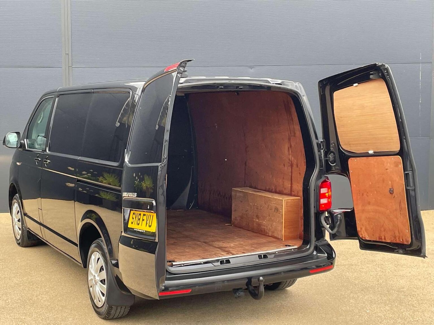 Used Volkswagen Transporter 2018 for sale - 76427933: Photo 14