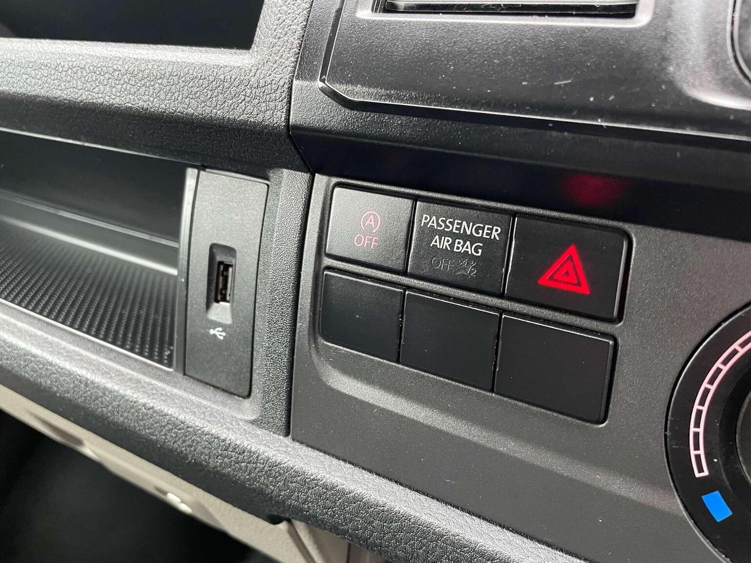 Used Volkswagen Transporter 2018 for sale - 76427933: Photo 16