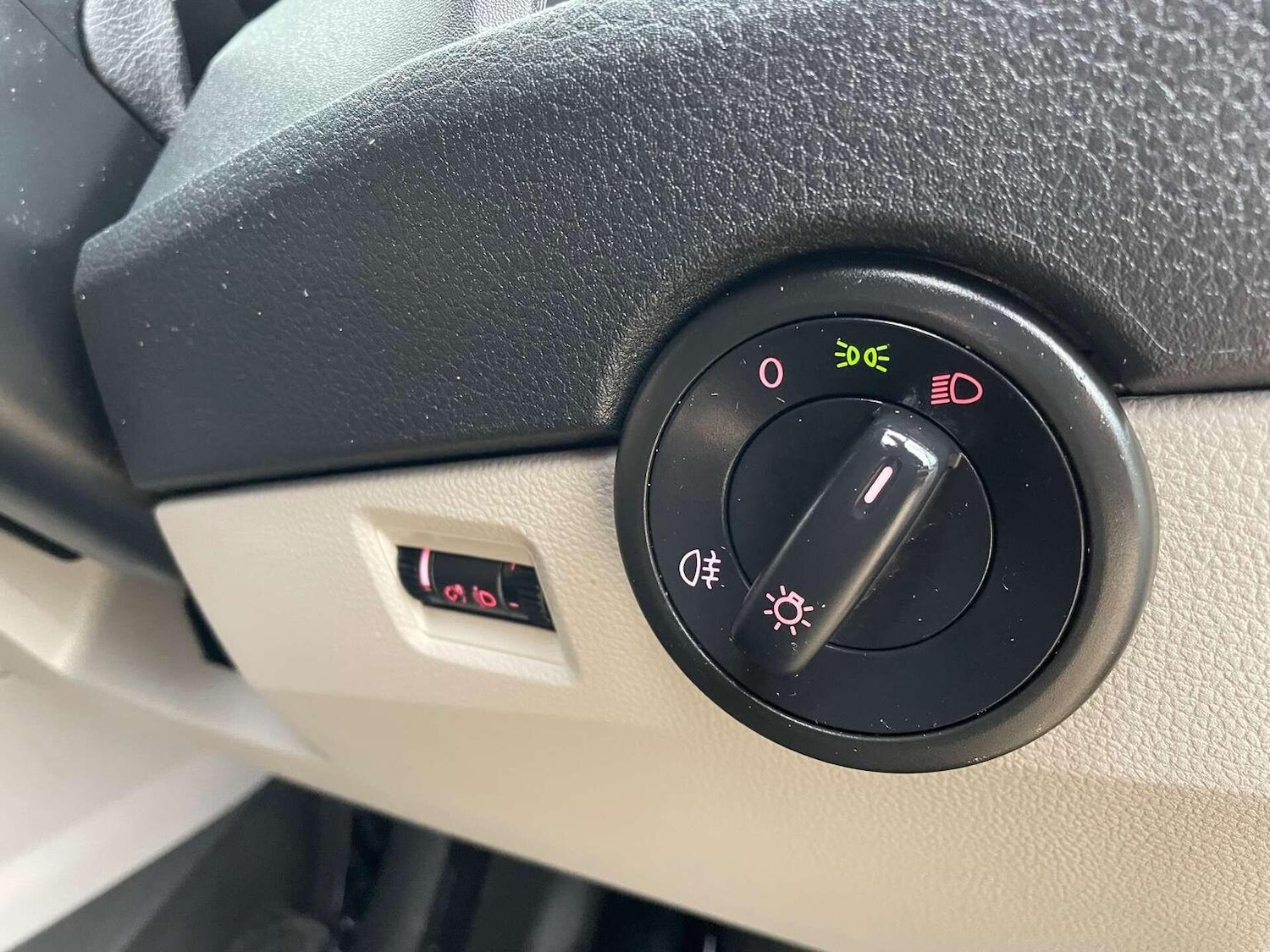 Used Volkswagen Transporter 2018 for sale - 76427933: Photo 23