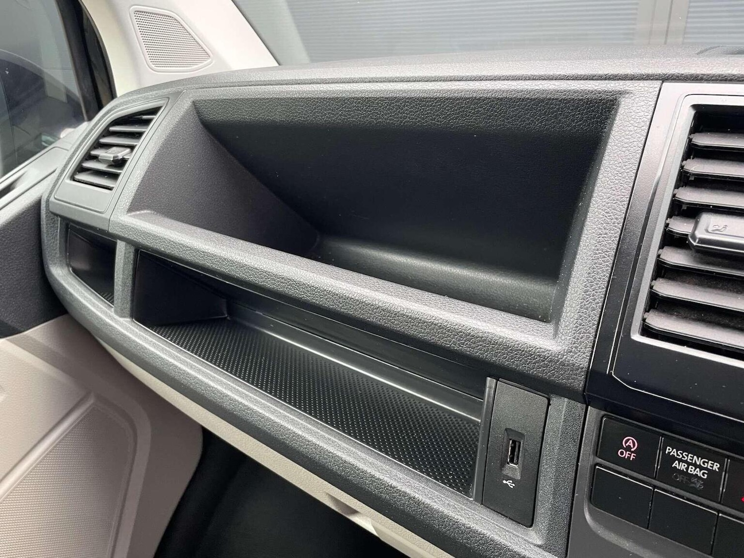 Used Volkswagen Transporter 2018 for sale - 76427933: Photo 27