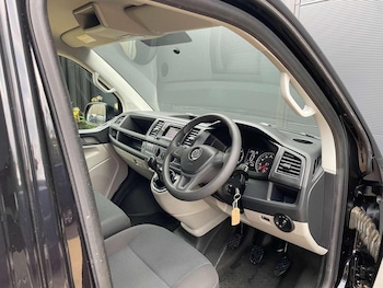 Used Volkswagen Transporter 2018 for sale - 76427933: Photo