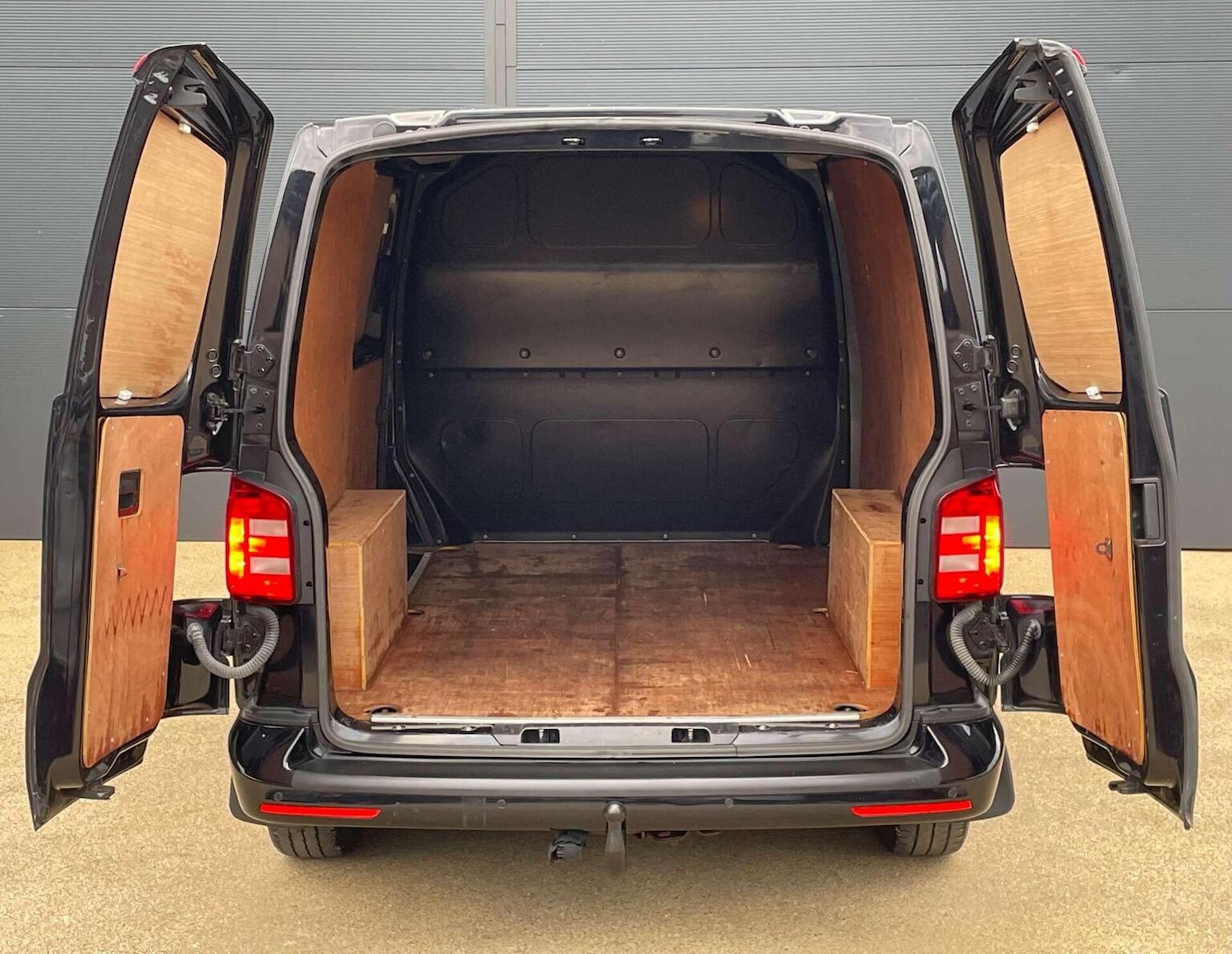 Used Volkswagen Transporter 2018 for sale - 76427933: Photo 7