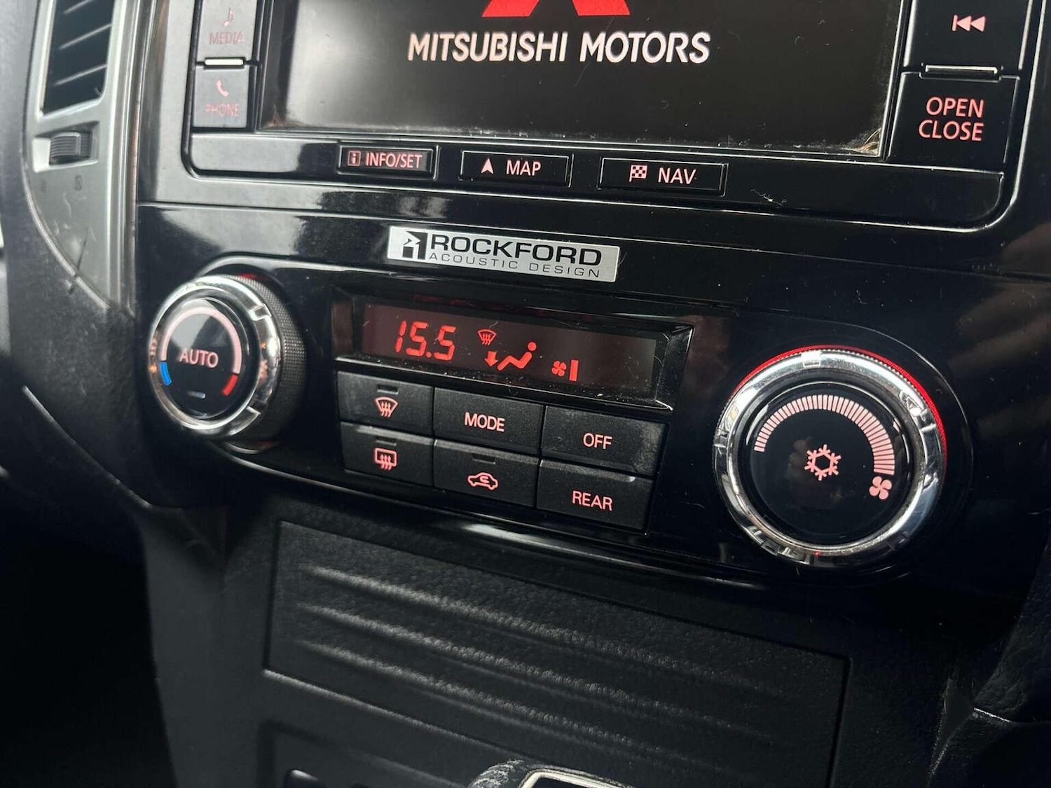 Used Mitsubishi Shogun 2017 for sale - 76427935: Photo 16