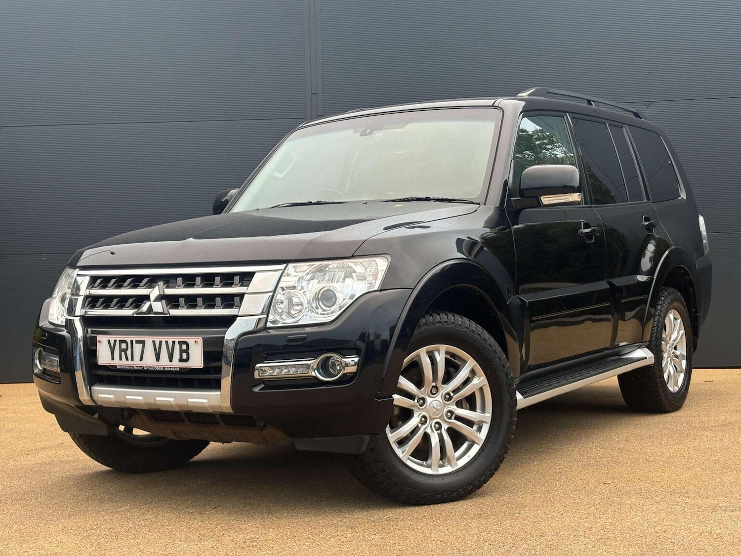 Used Mitsubishi Shogun 2017 for sale - 76427935: Photo 2