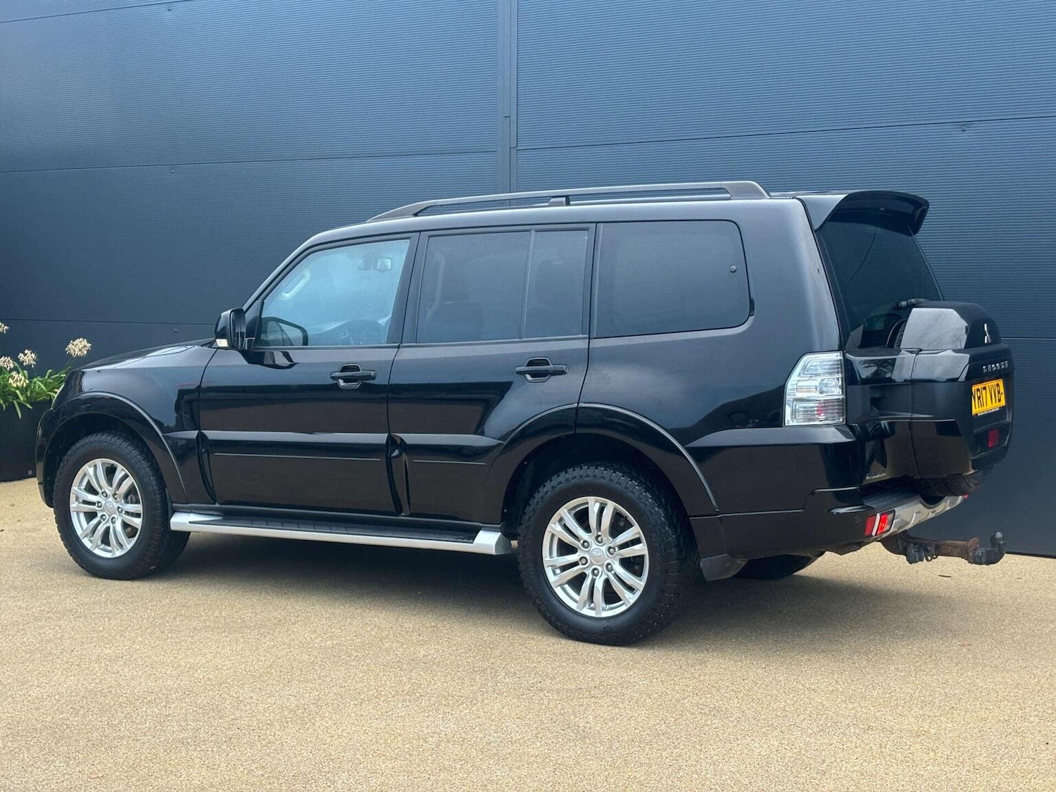 Used Mitsubishi Shogun 2017 for sale - 76427935: Photo 4