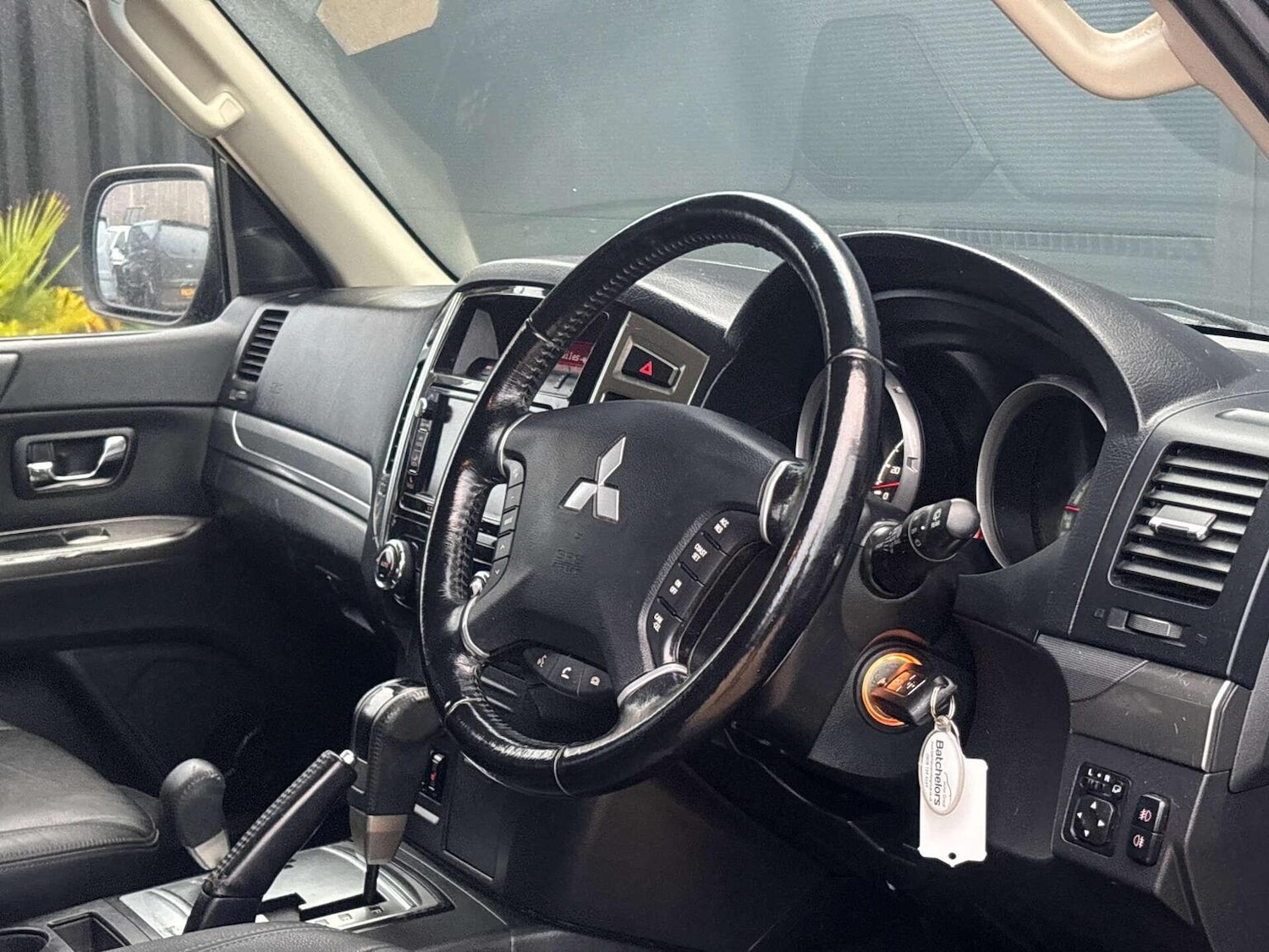 Used Mitsubishi Shogun 2017 for sale - 76427935: Photo 8