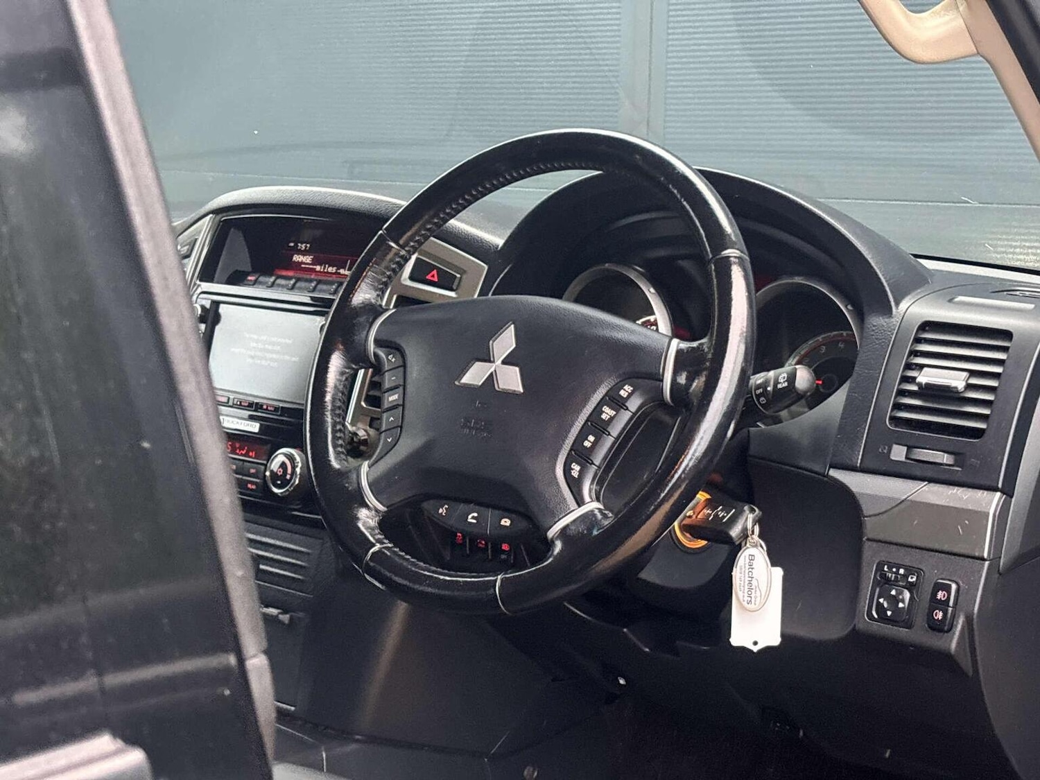 Used Mitsubishi Shogun 2017 for sale - 76427935: Photo 9