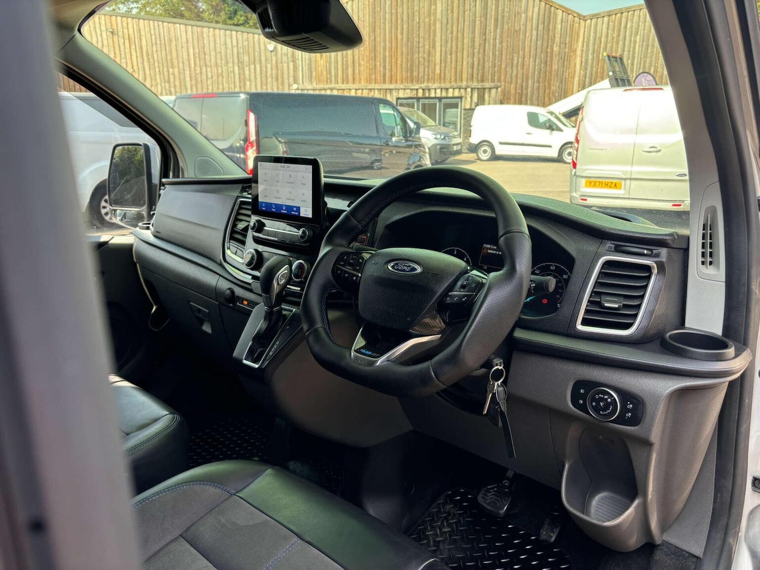 Used Ford Transit Custom 2022 for sale - 76427936: Photo 2