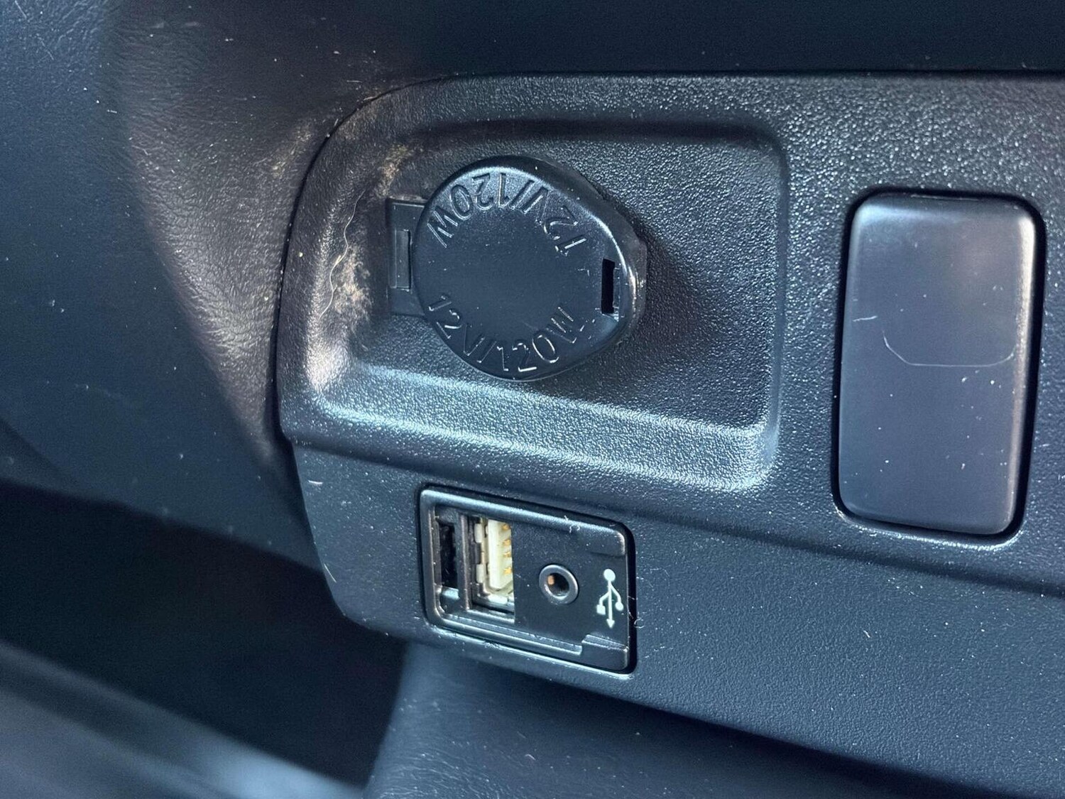 Used Toyota Hilux 2016 for sale - 77758969: Photo 47