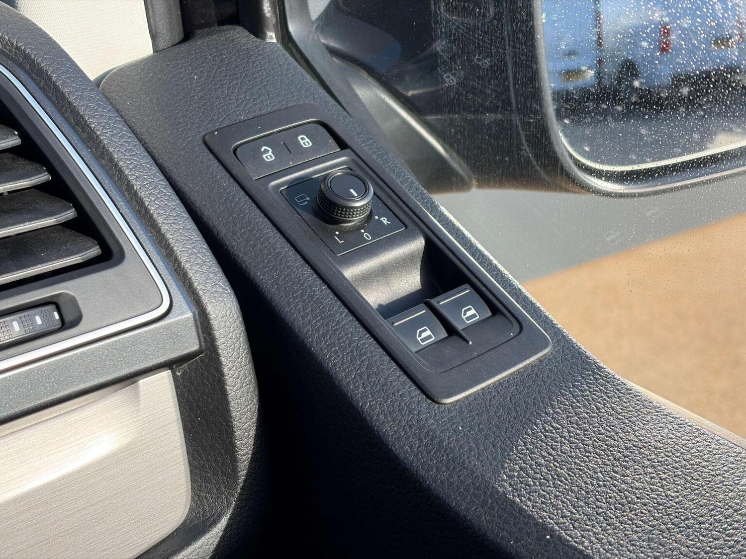 Used Volkswagen Transporter 2017 for sale - 77921278: Photo 37