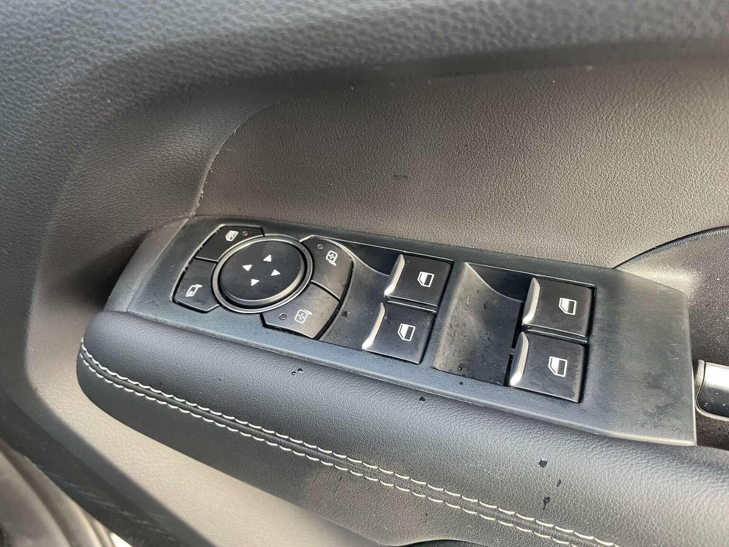 Used Volkswagen Amarok 2024 for sale - 76431036: Photo 18