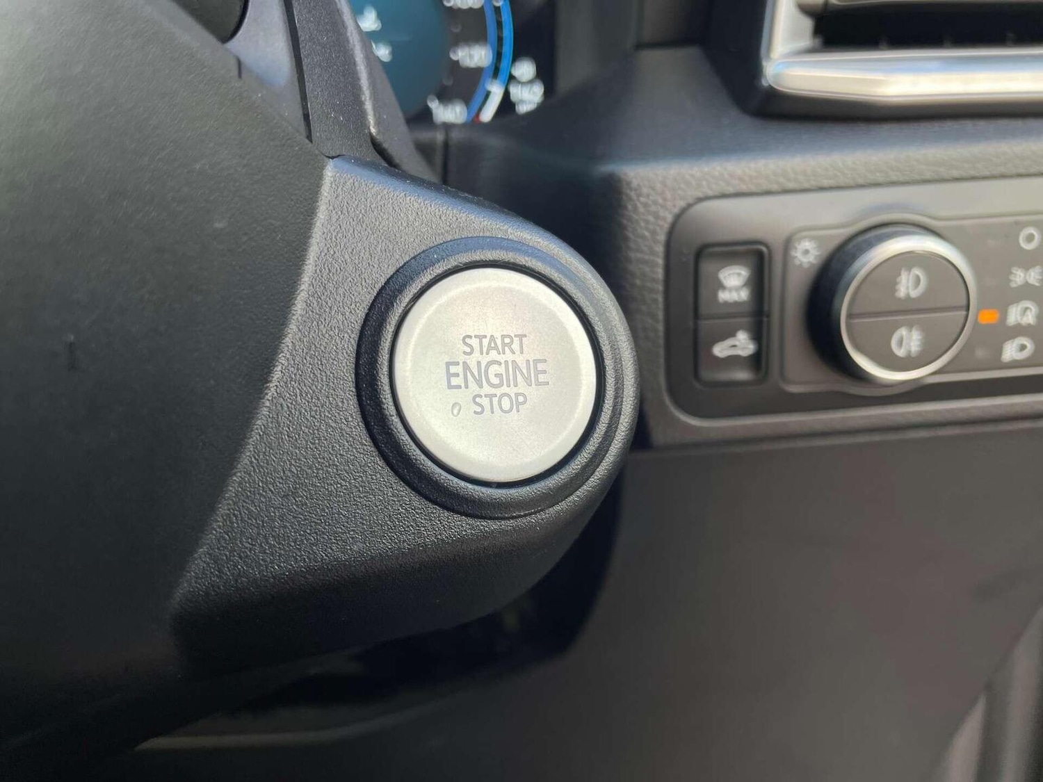 Used Volkswagen Amarok 2024 for sale - 76431036: Photo 20