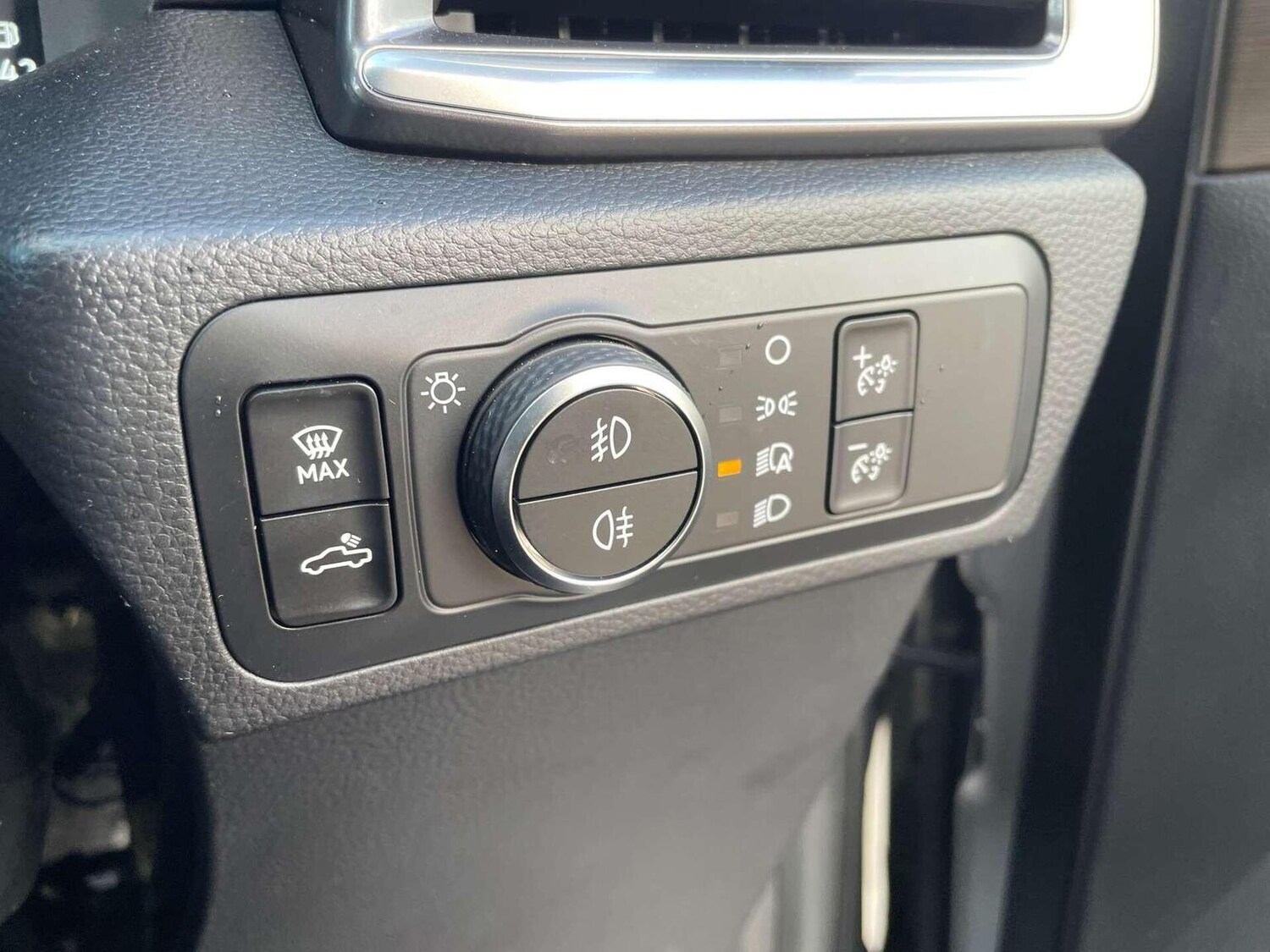 Used Volkswagen Amarok 2024 for sale - 76431036: Photo 21