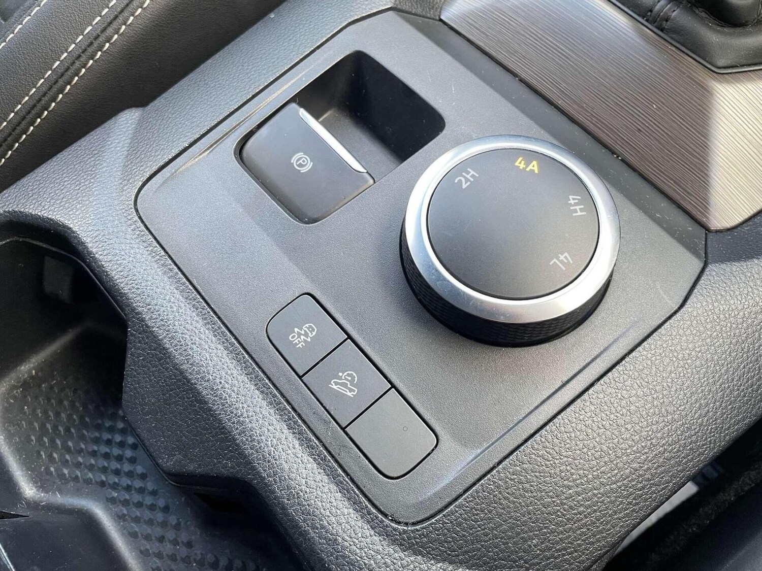 Used Volkswagen Amarok 2024 for sale - 76431036: Photo 42