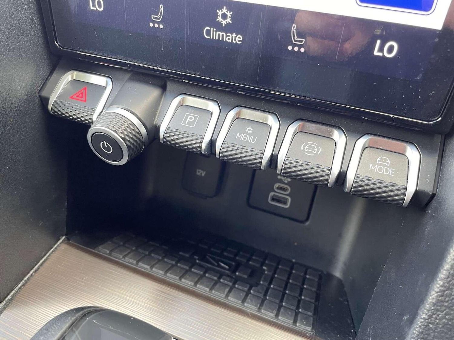 Used Volkswagen Amarok 2024 for sale - 76431036: Photo 43