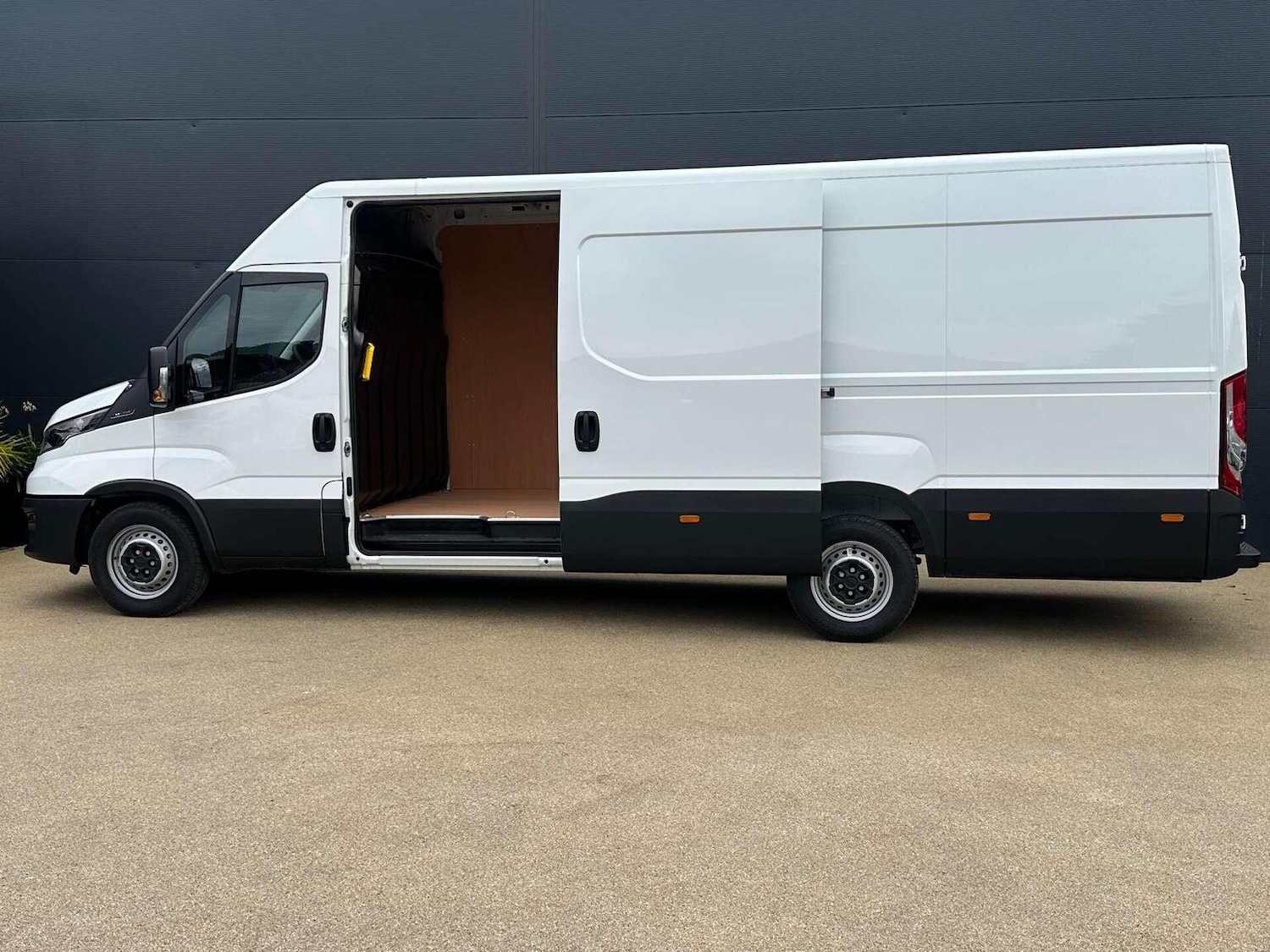 Used Iveco Daily 2025 for sale - 76427889: Photo 12