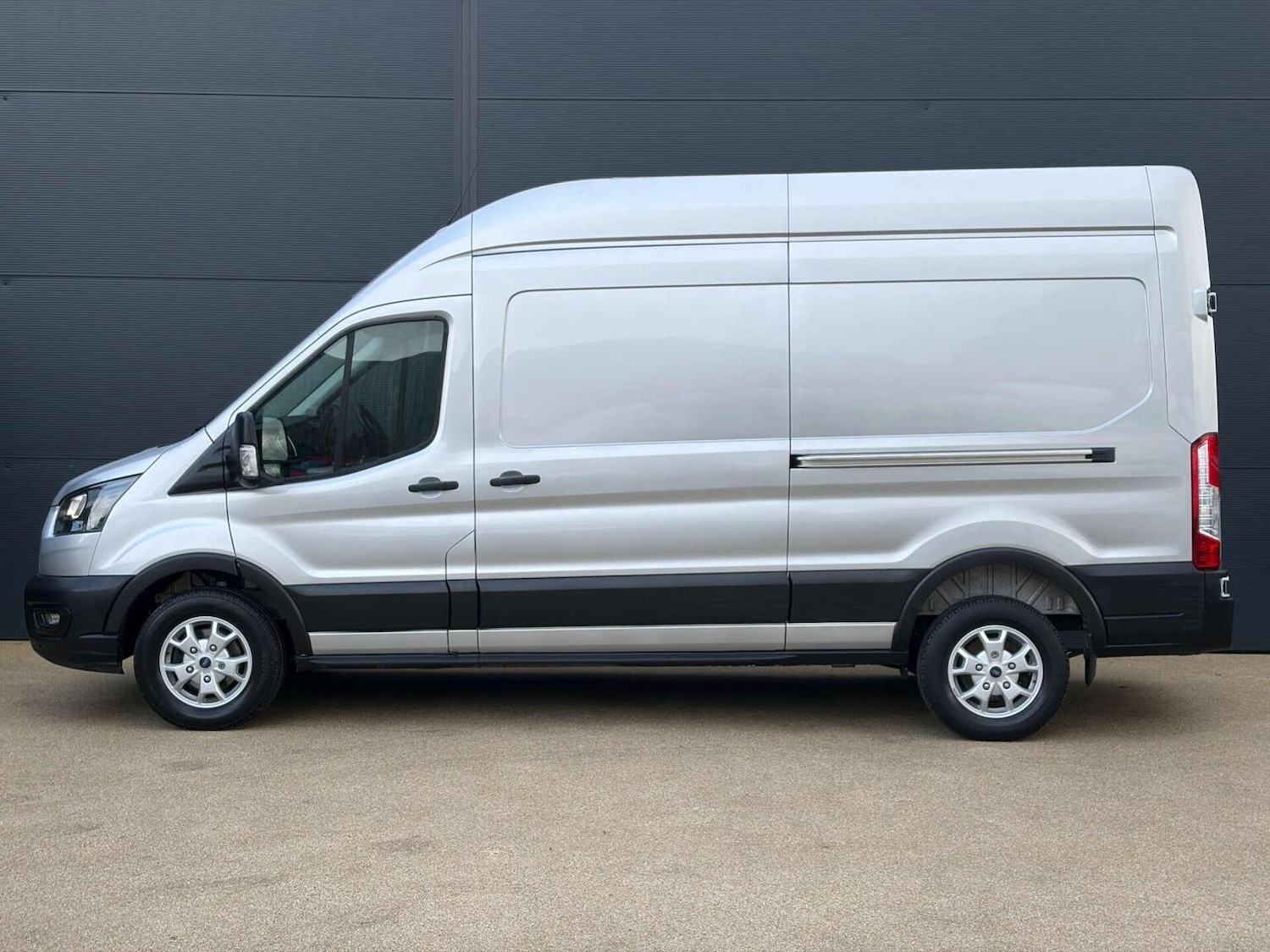 Used Ford Transit 2024 for sale - 77650061: Photo 10