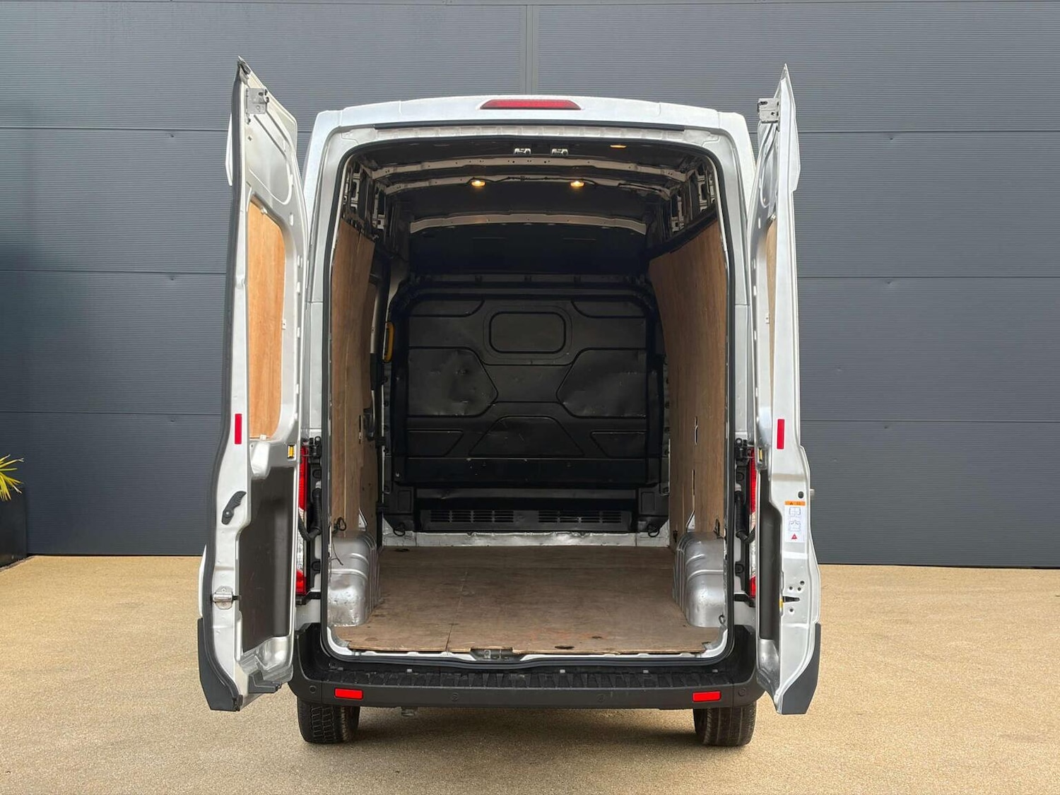 Used Ford Transit 2024 for sale - 77650061: Photo 16