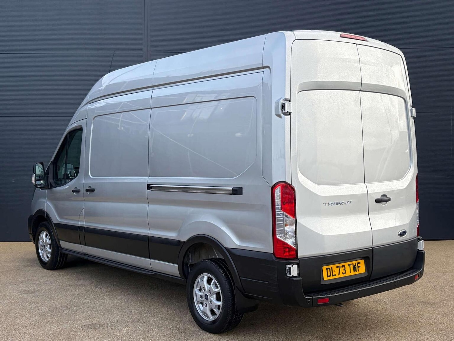 Used Ford Transit 2024 for sale - 77650061: Photo 3