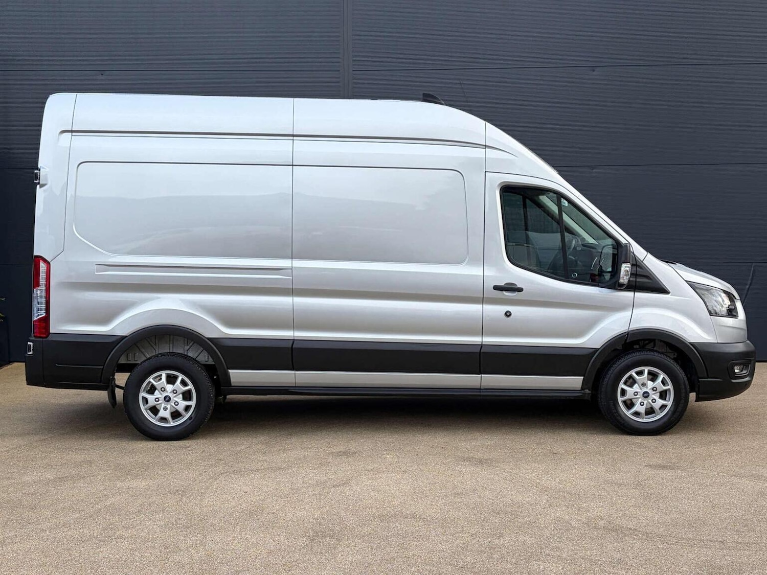 Used Ford Transit 2024 for sale - 77650061: Photo 9