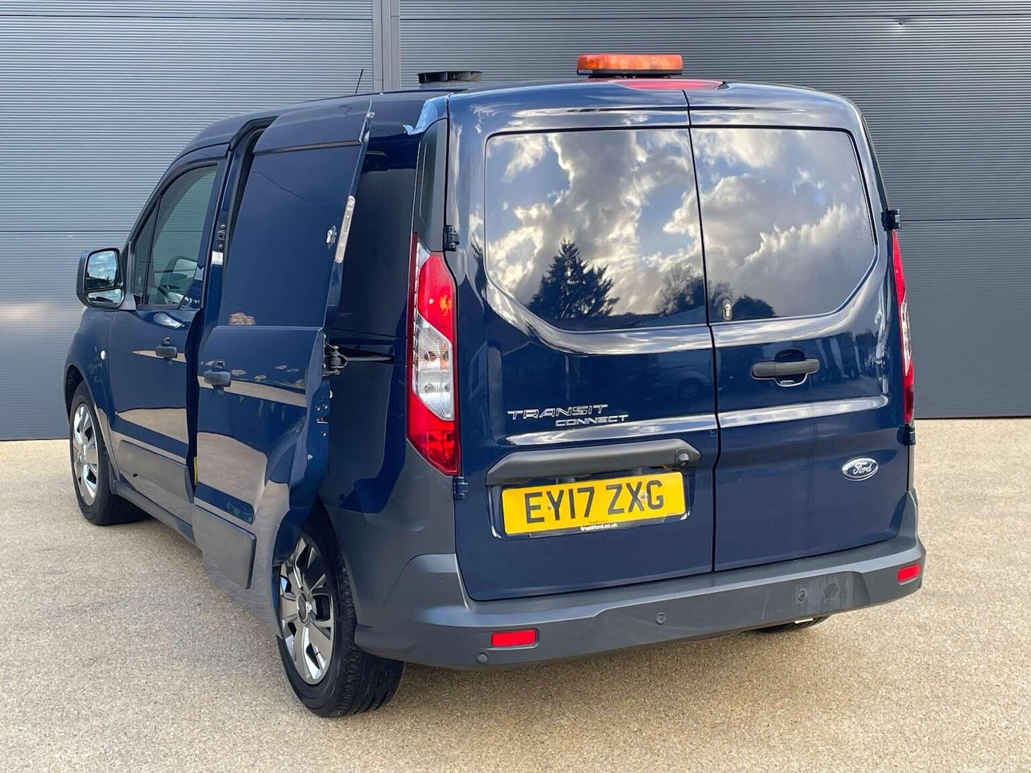 Used Ford Transit Connect 2017 for sale - 76431047: Photo 11