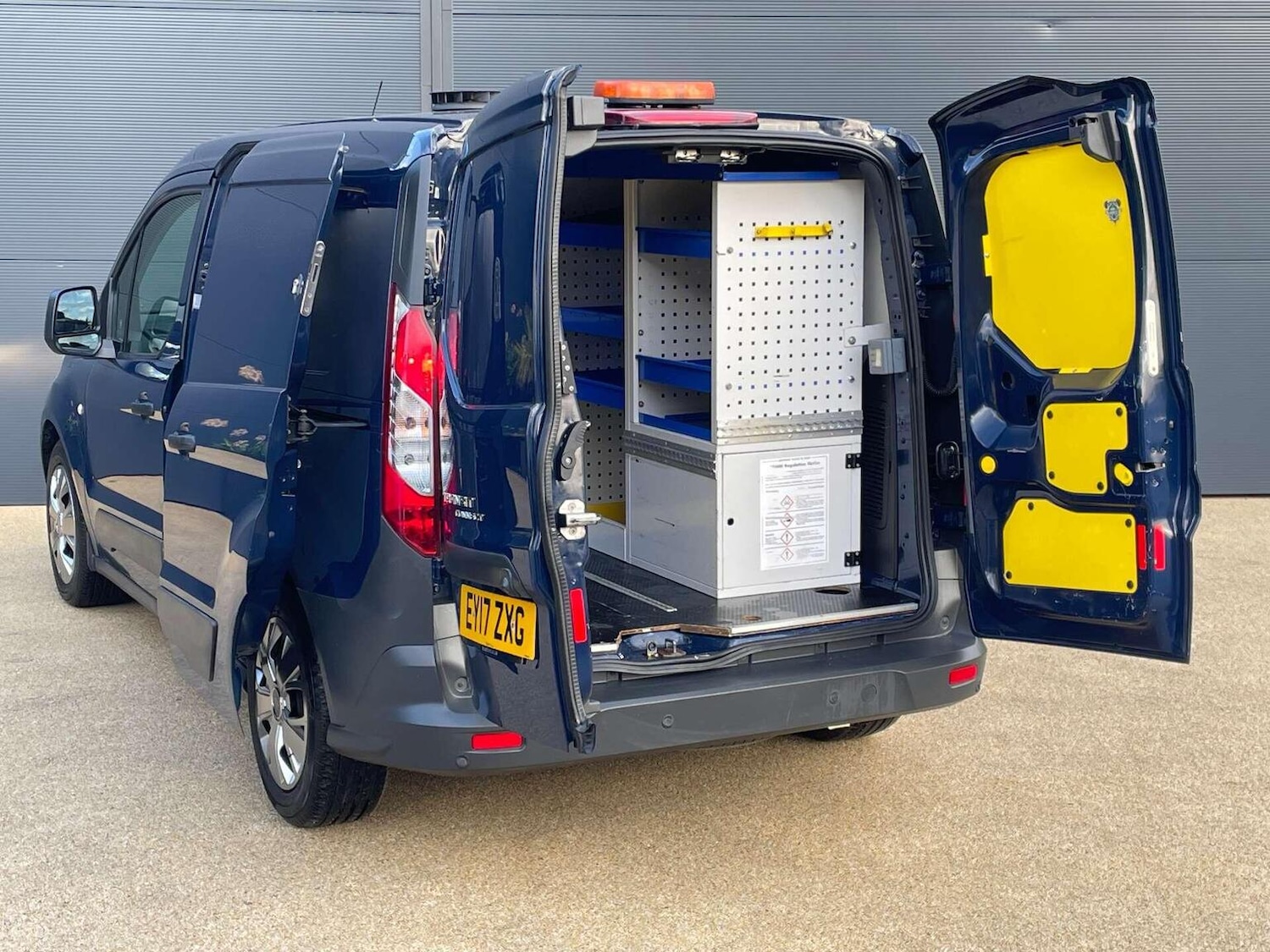 Used Ford Transit Connect 2017 for sale - 76431047: Photo 3