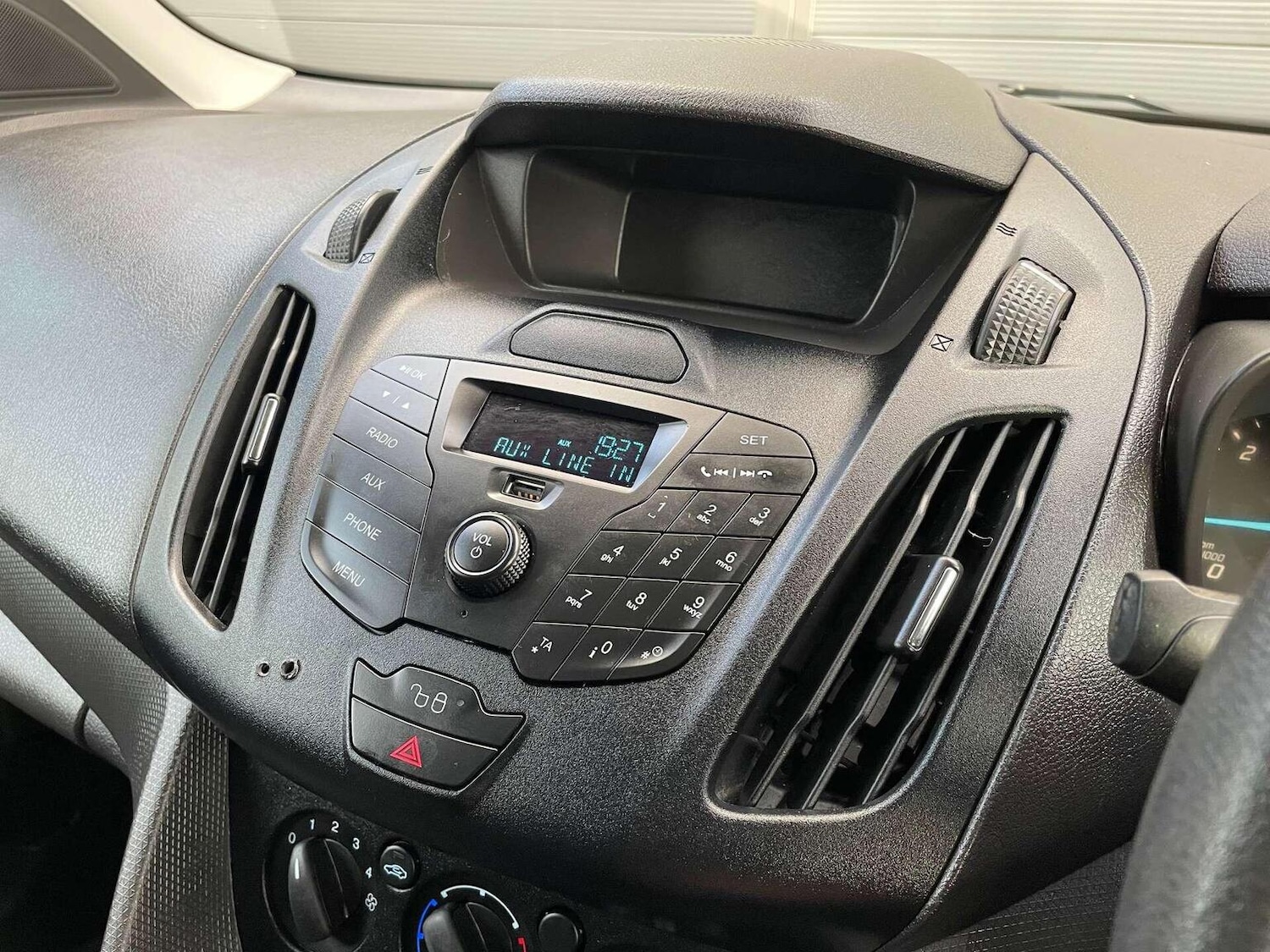 Used Ford Transit Connect 2017 for sale - 76431047: Photo 36