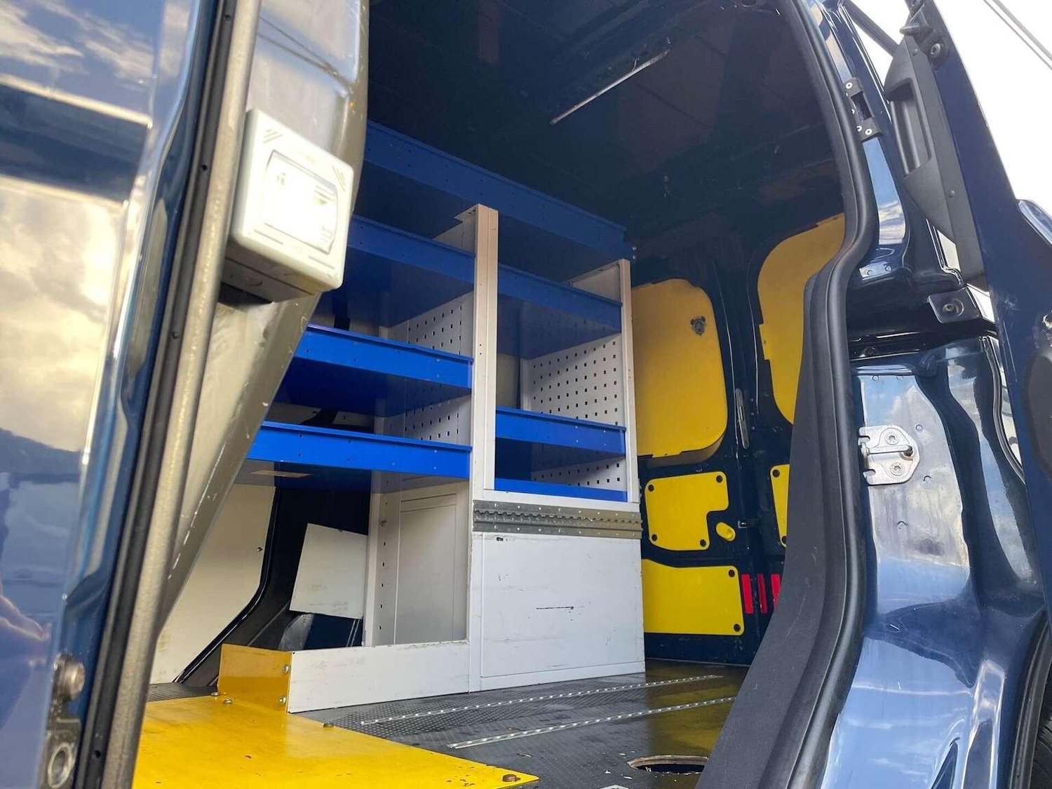 Used Ford Transit Connect 2017 for sale - 76431047: Photo 9