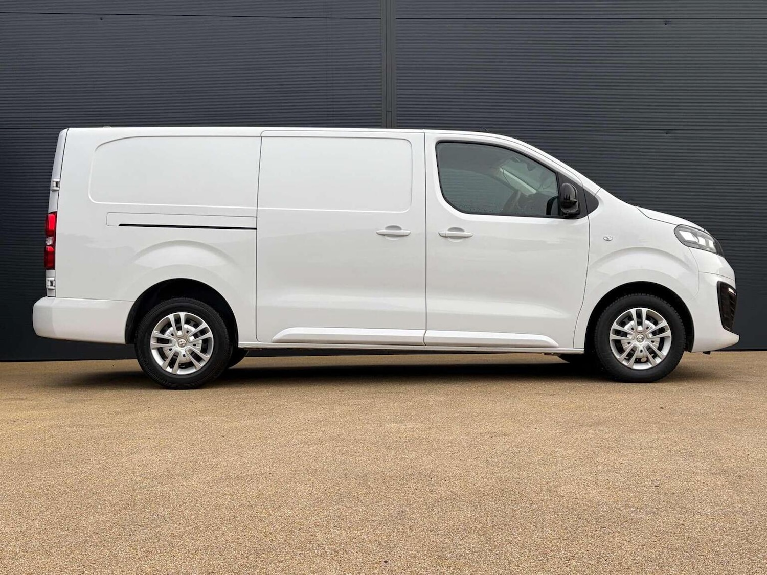 Used Vauxhall Vivaro 2022 for sale - 77154446: Photo 11