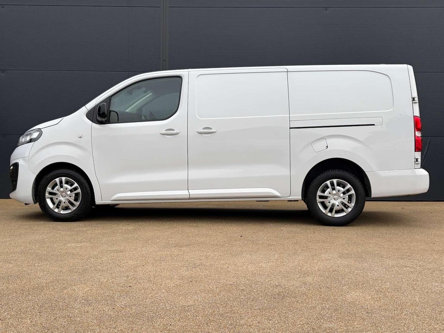 Used Vauxhall Vivaro 2022 for sale - 77154446: Photo 13