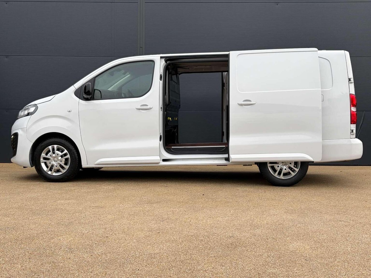 Used Vauxhall Vivaro 2022 for sale - 77154446: Photo 15