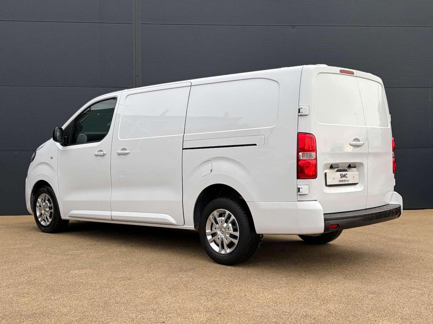 Used Vauxhall Vivaro 2022 for sale - 77154446: Photo 3