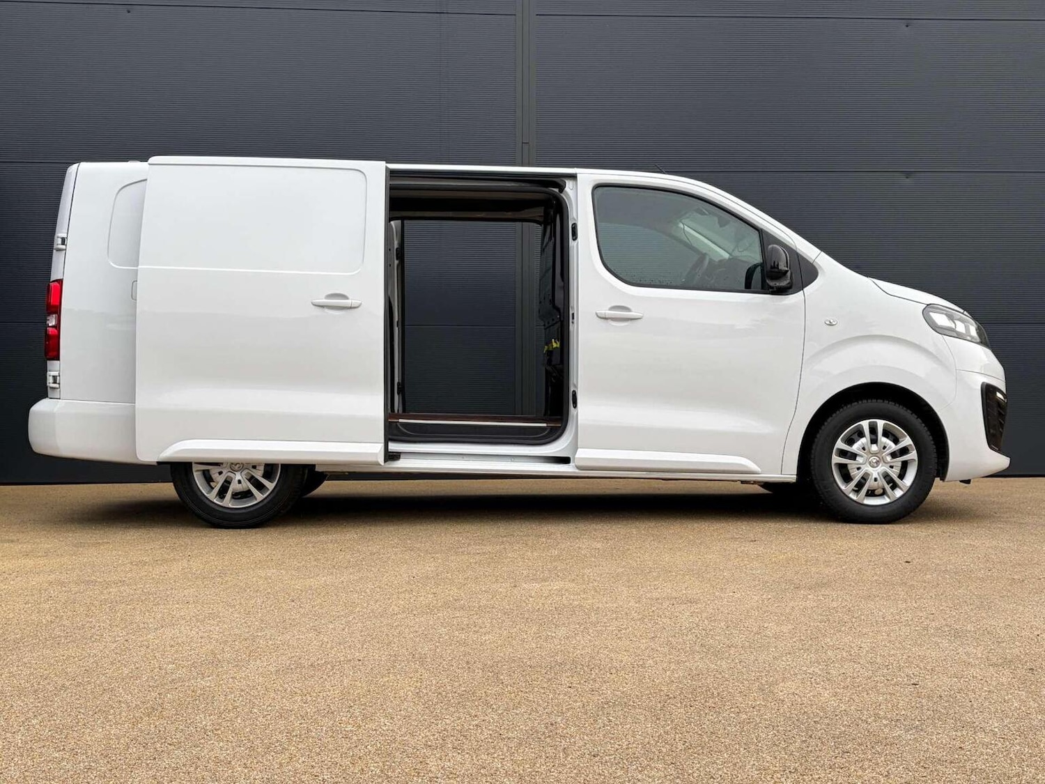 Used Vauxhall Vivaro 2022 for sale - 77154446: Photo 9
