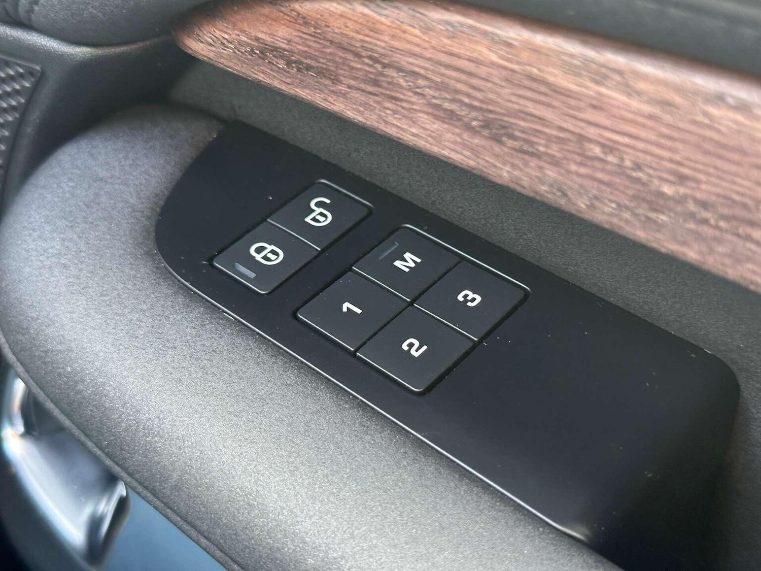 Used Land Rover Discovery 2020 for sale - 76427907: Photo 43