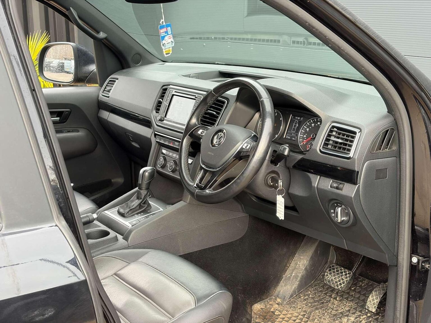 Used Volkswagen Amarok 2020 for sale - 77548198: Photo 2