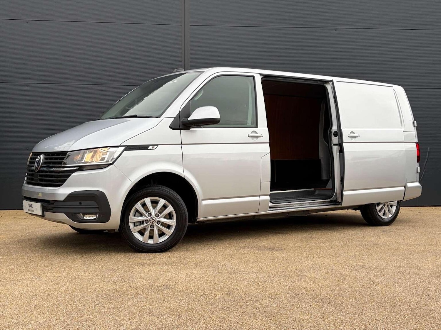 Used Volkswagen Transporter 2023 for sale - 77350121: Photo 5