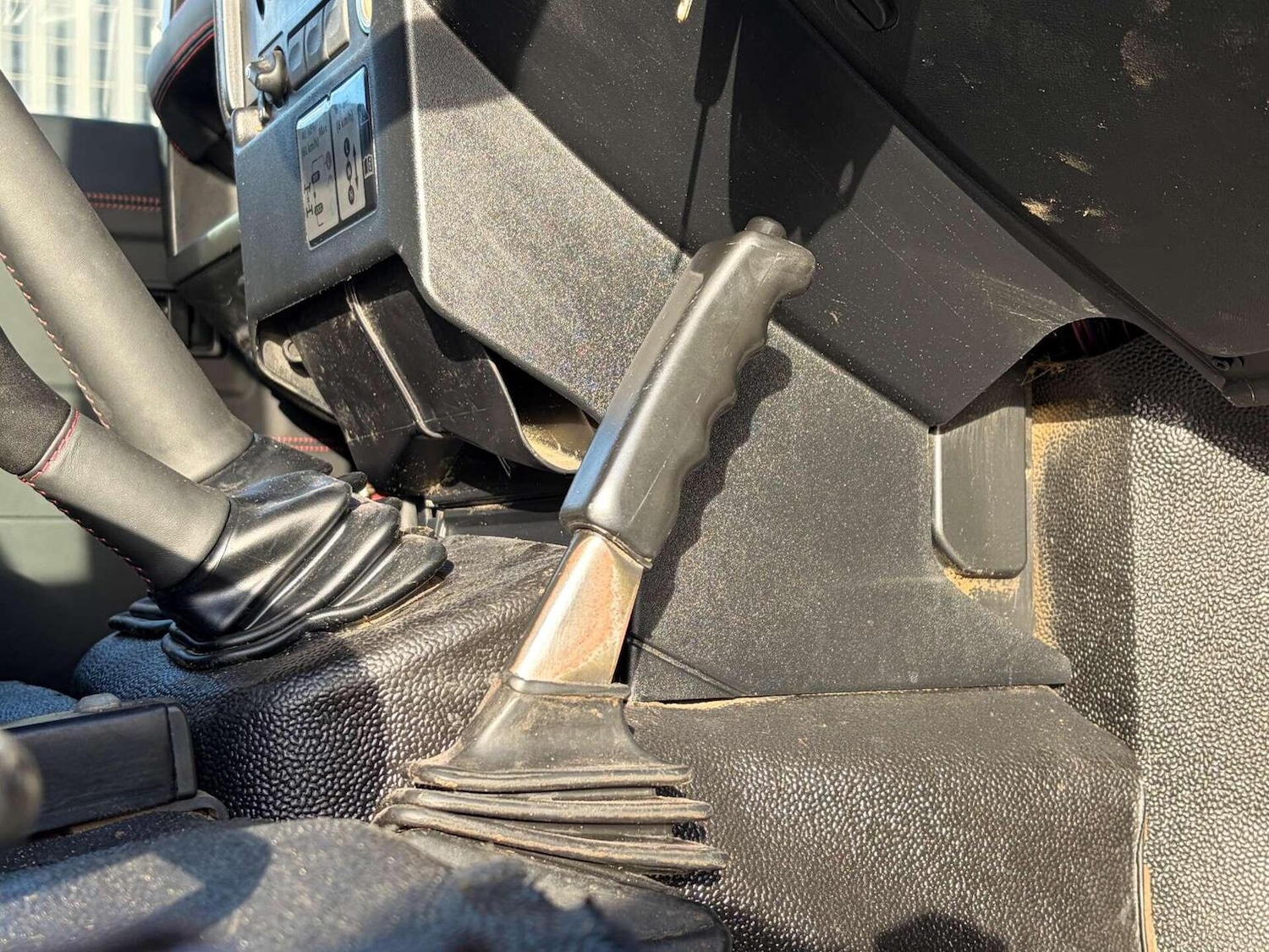 Used Land Rover Defender 2013 for sale - 77023150: Photo 31