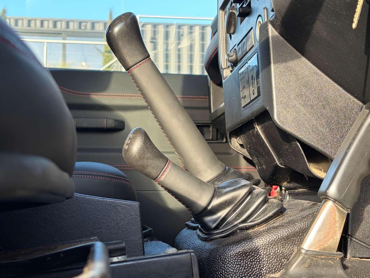 Used Land Rover Defender 2013 for sale - 77023150: Photo 32