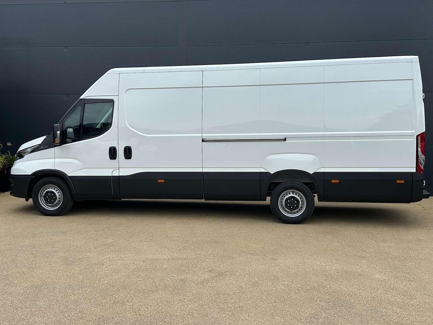 Used Iveco Daily 2025 for sale - 76769449: Photo 11