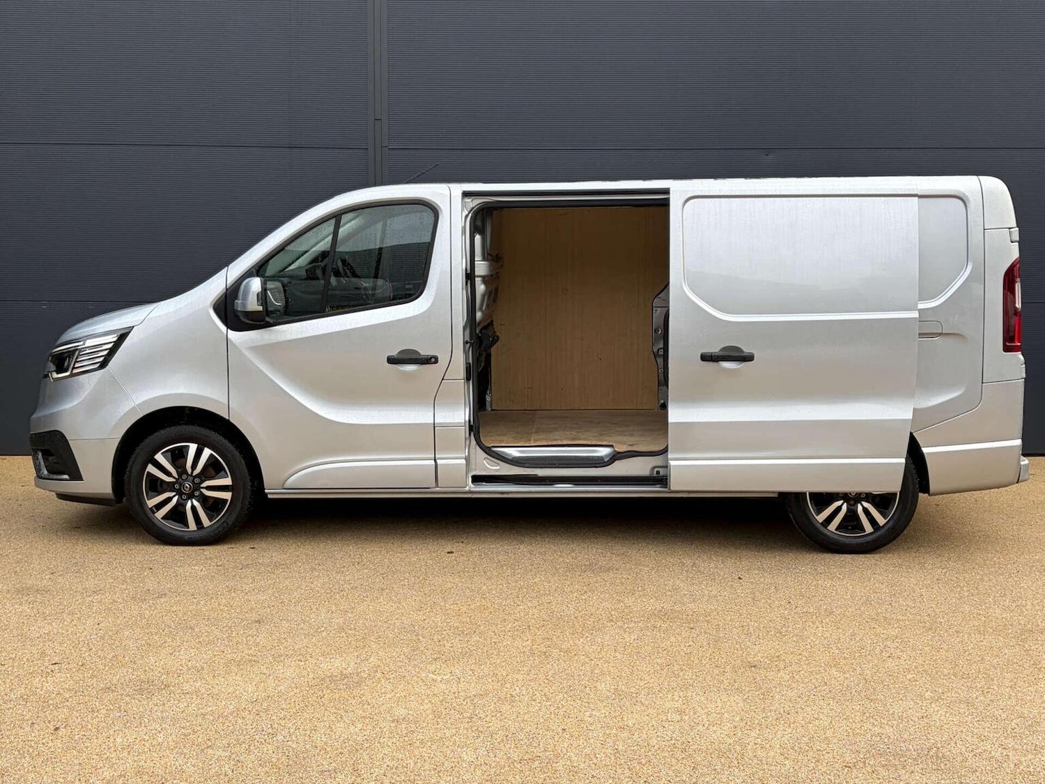 Used Renault Trafic 2023 for sale - 77535942: Photo 11