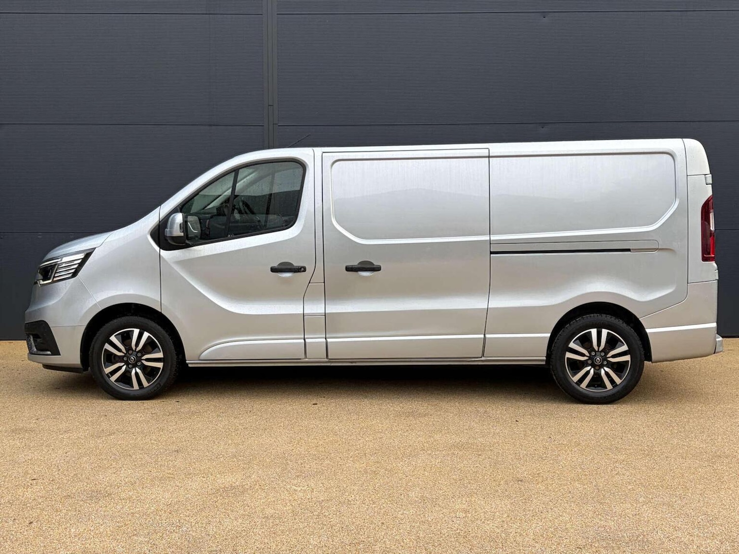 Used Renault Trafic 2023 for sale - 77535942: Photo 61