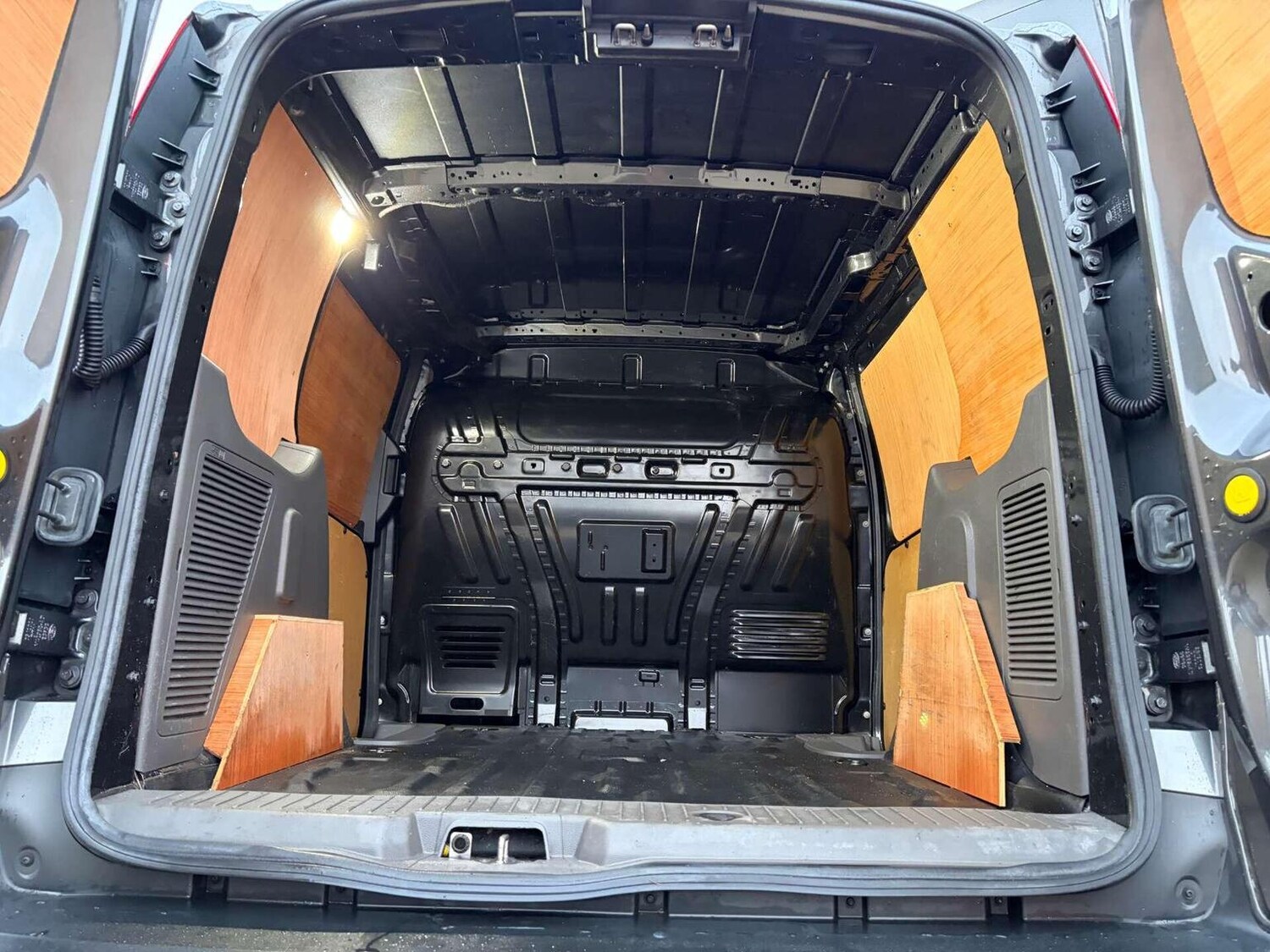 Used Ford Transit Connect 2020 for sale - 77363599: Photo 15