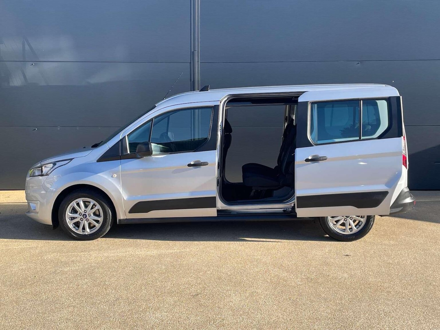 Used Ford Grand Tourneo Connect 2021 for sale - 76631555: Photo 10