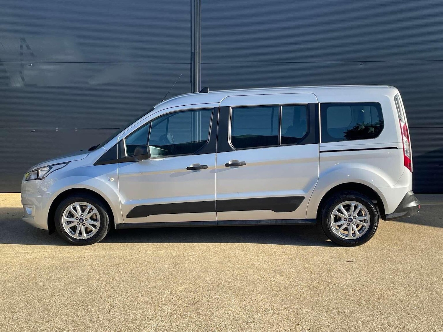 Used Ford Grand Tourneo Connect 2021 for sale - 76631555: Photo 5