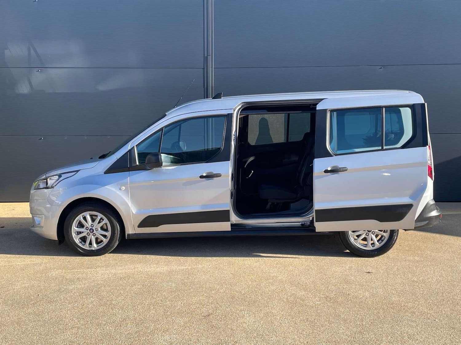 Used Ford Grand Tourneo Connect 2021 for sale - 76631555: Photo 8