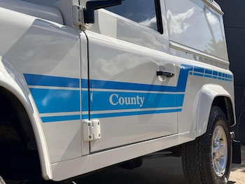 Used Land Rover Defender 90 2010 for sale - 78340020: Photo