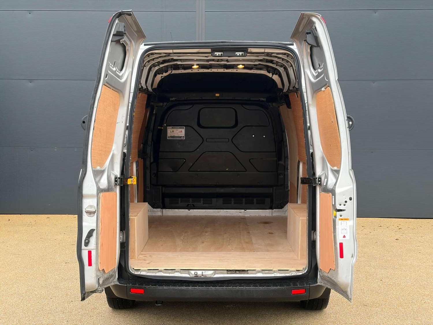 Used Ford Transit Custom 2023 for sale - 77474848: Photo 17